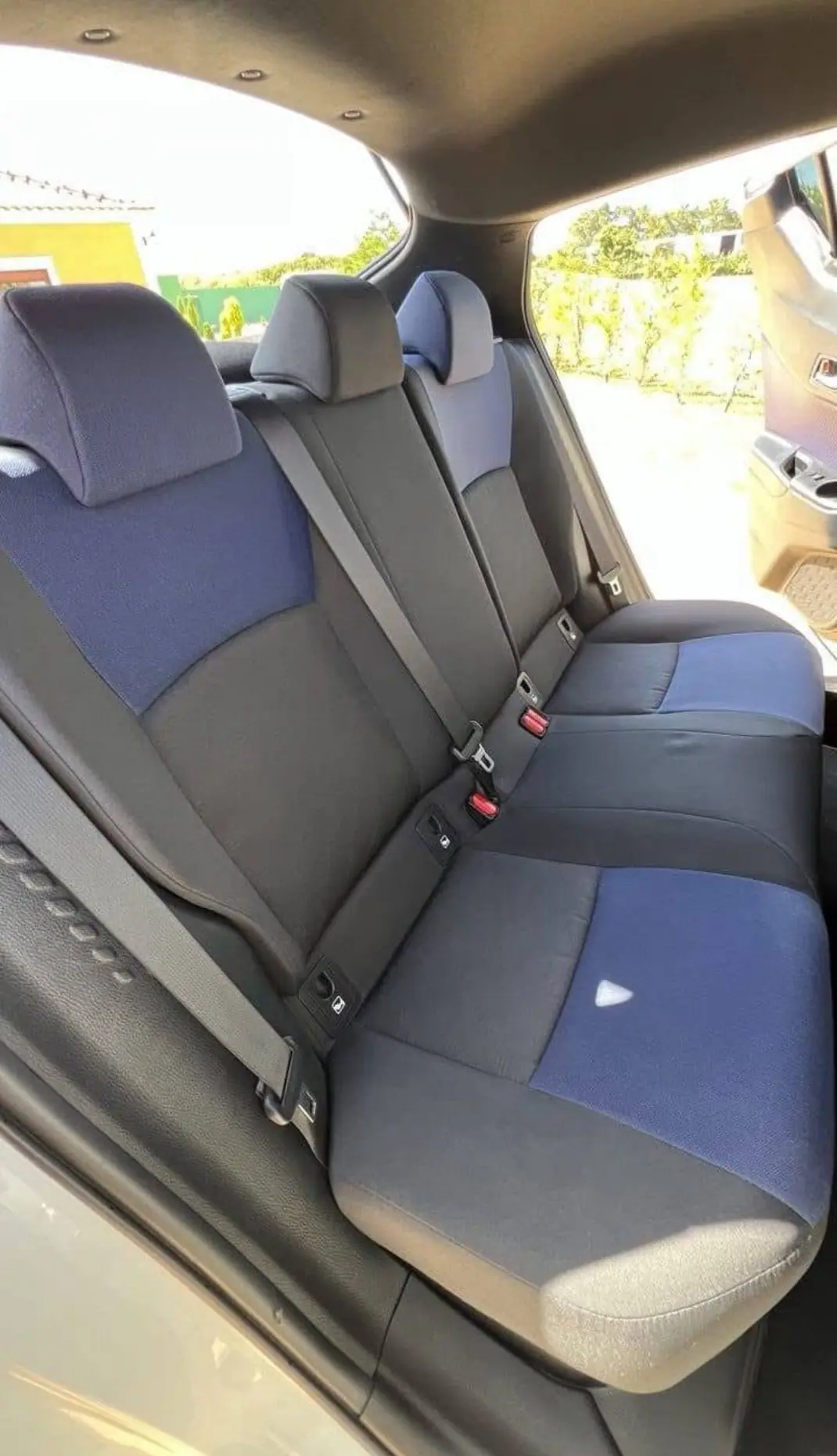 Toyota C-HR 2016 - 12000 EUR, 130000 km - AUTO.MOTO.pt - 130000km - foto 6 de 8