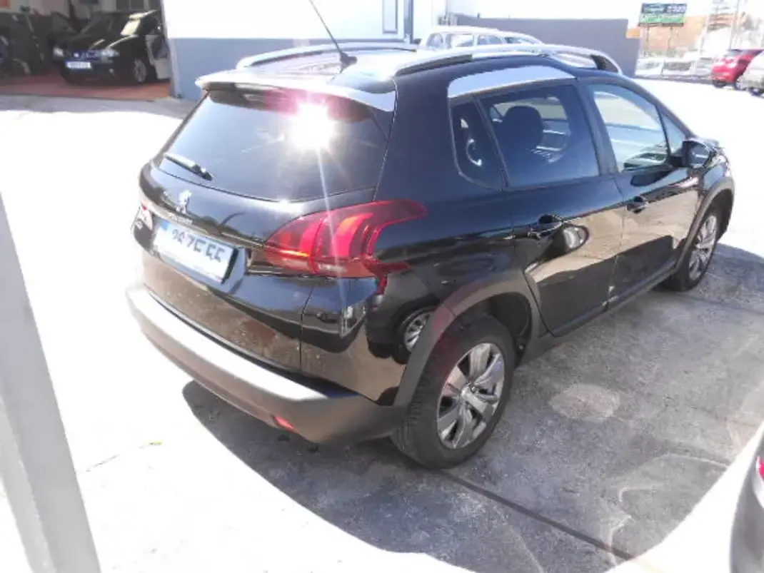 Peugeot 2008 2019 - 14500 EUR, 138497 km - AUTO.MOTO.pt - 138497km - foto 6 de 11