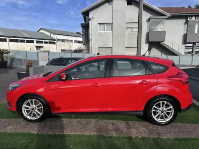 Ford Focus 2017 - 9900 EUR, 190000 km - AUTO.MOTO.pt - 190000km - foto 16 de 50