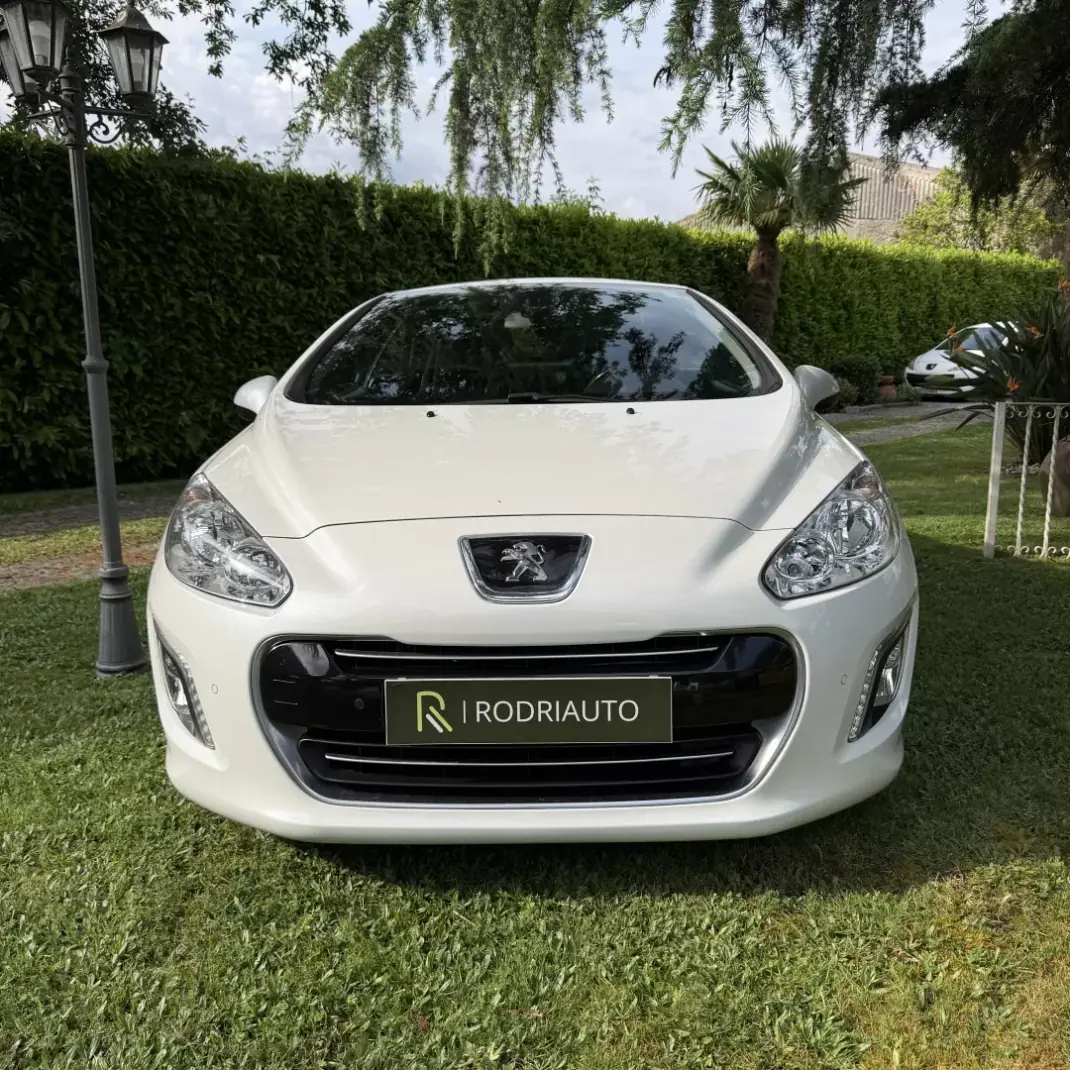 Peugeot 308 CC 2011 - 12990 EUR, 167000 km - AUTO.MOTO.pt - 167000km - foto 2 de 21