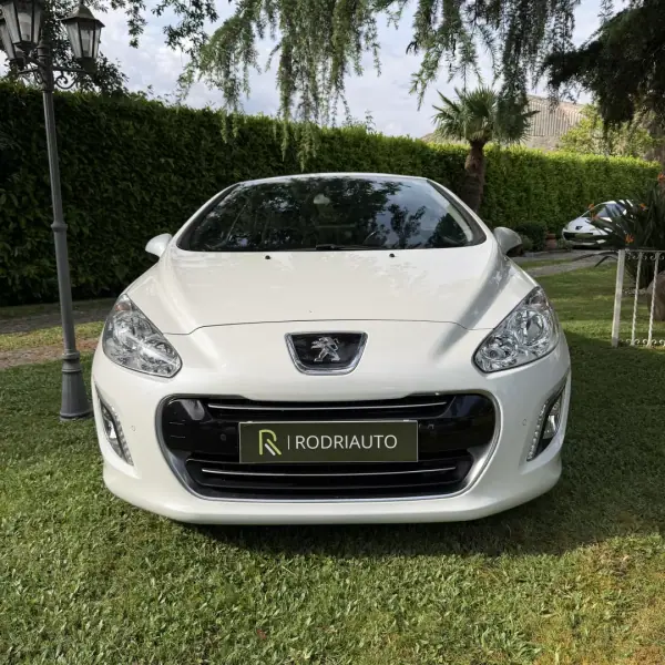 Peugeot 308 CC 2011 - 12990 EUR, 167000 km - AUTO.MOTO.pt - 167000km - foto 2 de 21