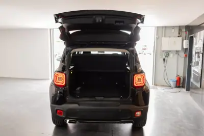 Jeep Renegade 2019 - 17900 EUR, 106000 km - AUTO.MOTO.pt - 106000km - foto 11 de 19
