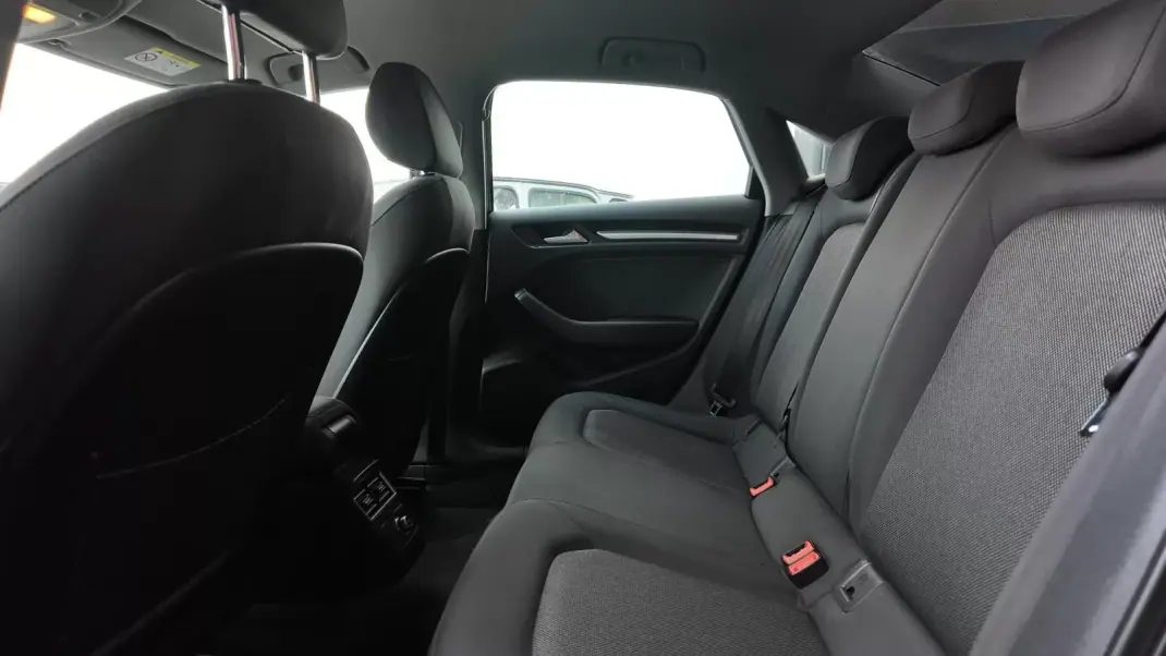 Audi A3 Limousine 2017 - 20500 EUR, 61500 km - AUTO.MOTO.pt - 61500km - foto 17 de 21