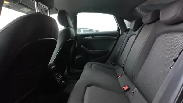 Audi A3 Limousine 2017 - 20500 EUR, 61500 km - AUTO.MOTO.pt - 61500km - foto 17 de 21