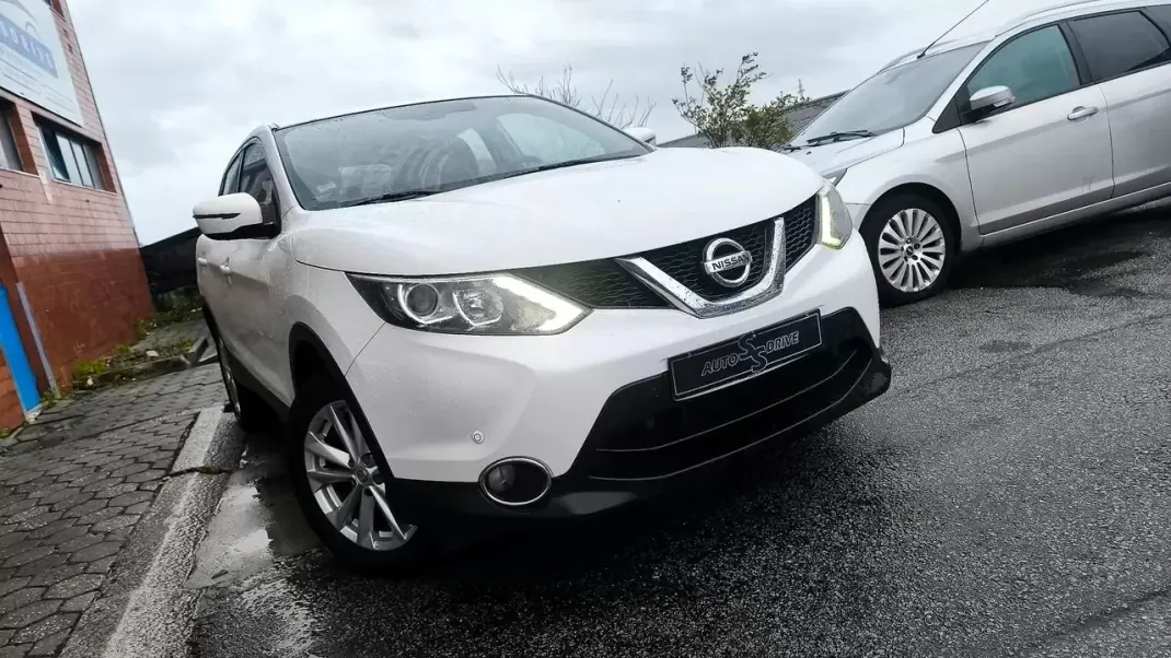 Nissan Qashqai 2015 - 14300 EUR, 140000 km - AUTO.MOTO.pt - 140000km - foto 11 de 20