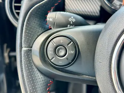 MINI 3 Portas 2017 - 14990 EUR, 95000 km - AUTO.MOTO.pt - 95000km - foto 23 de 32