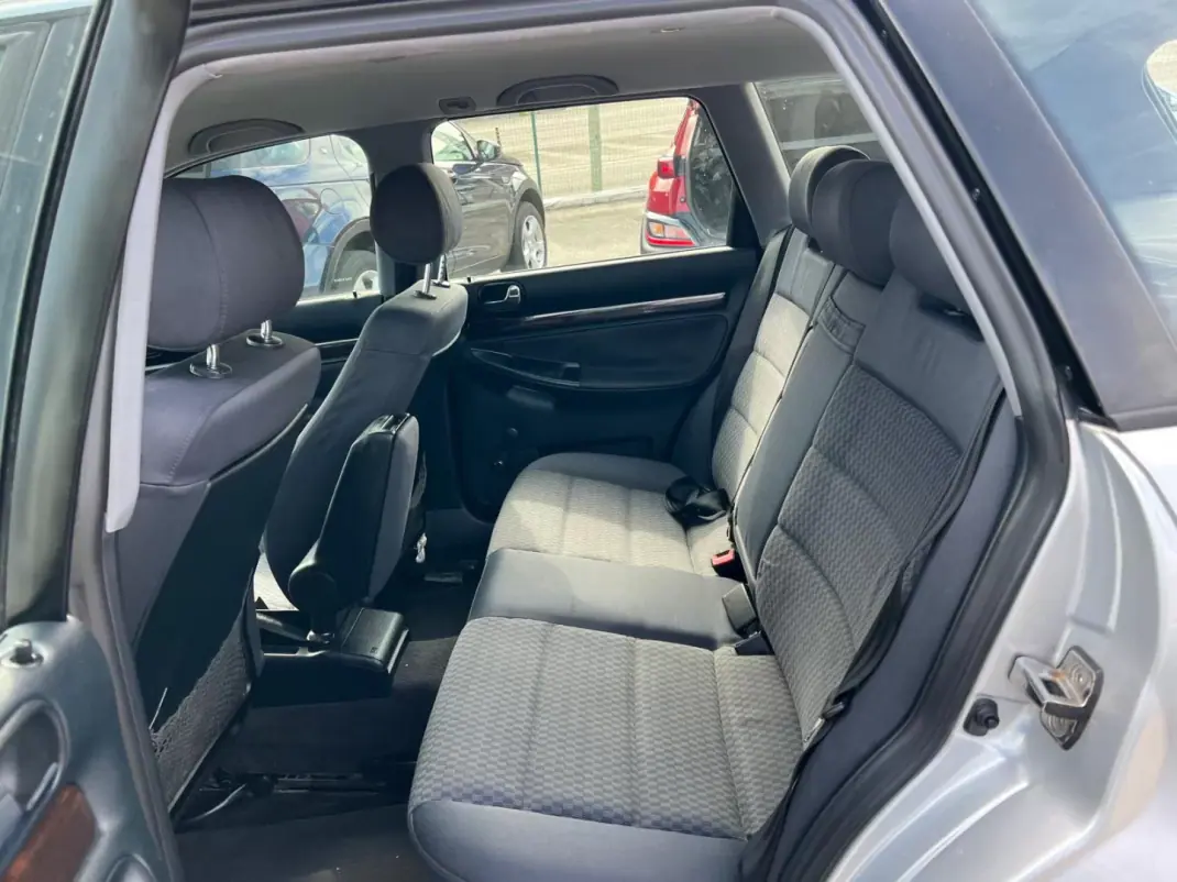 Audi A4 2004 - 4500 EUR, 400000 km - AUTO.MOTO.pt - 400000km - foto 18 de 18