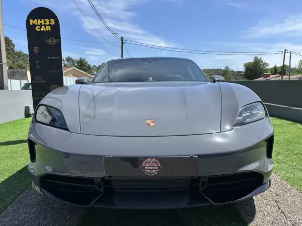 Porsche Taycan Sport Turismo 2025 - 130000 EUR, 19000 km - AUTO.MOTO.pt - 19000km - foto 8 de 78