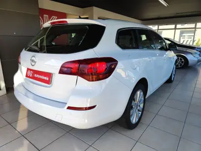 Opel Astra Sports Tourer 2011 - 6750 EUR, 226000 km - AUTO.MOTO.pt - 226000km - foto 11 de 37