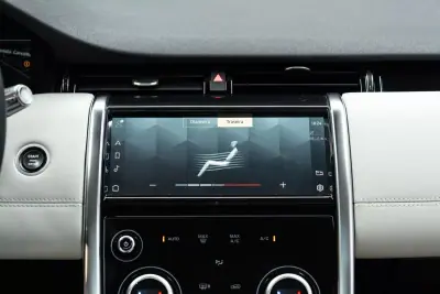 Land Rover Discovery Sport 2021 - 36950 EUR, 63000 km - AUTO.MOTO.pt - 63000km - foto 36 de 59