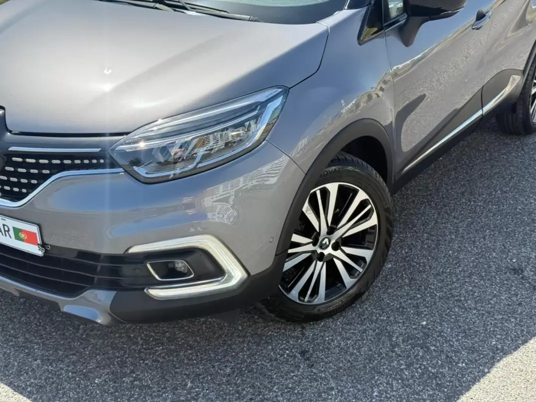 Renault Captur 2017 - 14750 EUR, 95250 km - AUTO.MOTO.pt - 95250km - foto 16 de 48