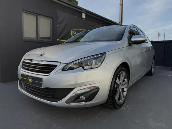 Peugeot 308 SW 2014 - 7250 EUR, 245000 km - AUTO.MOTO.pt - 245000km - foto 4 de 17