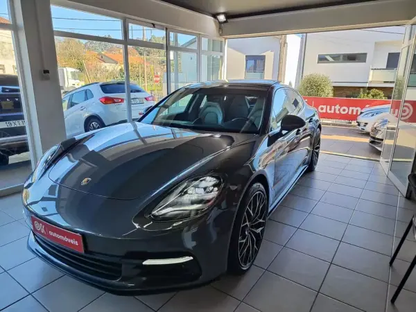 Porsche Panamera 2017 - 67750 EUR, 99900 km - AUTO.MOTO.pt - 99900km - foto 5 de 46