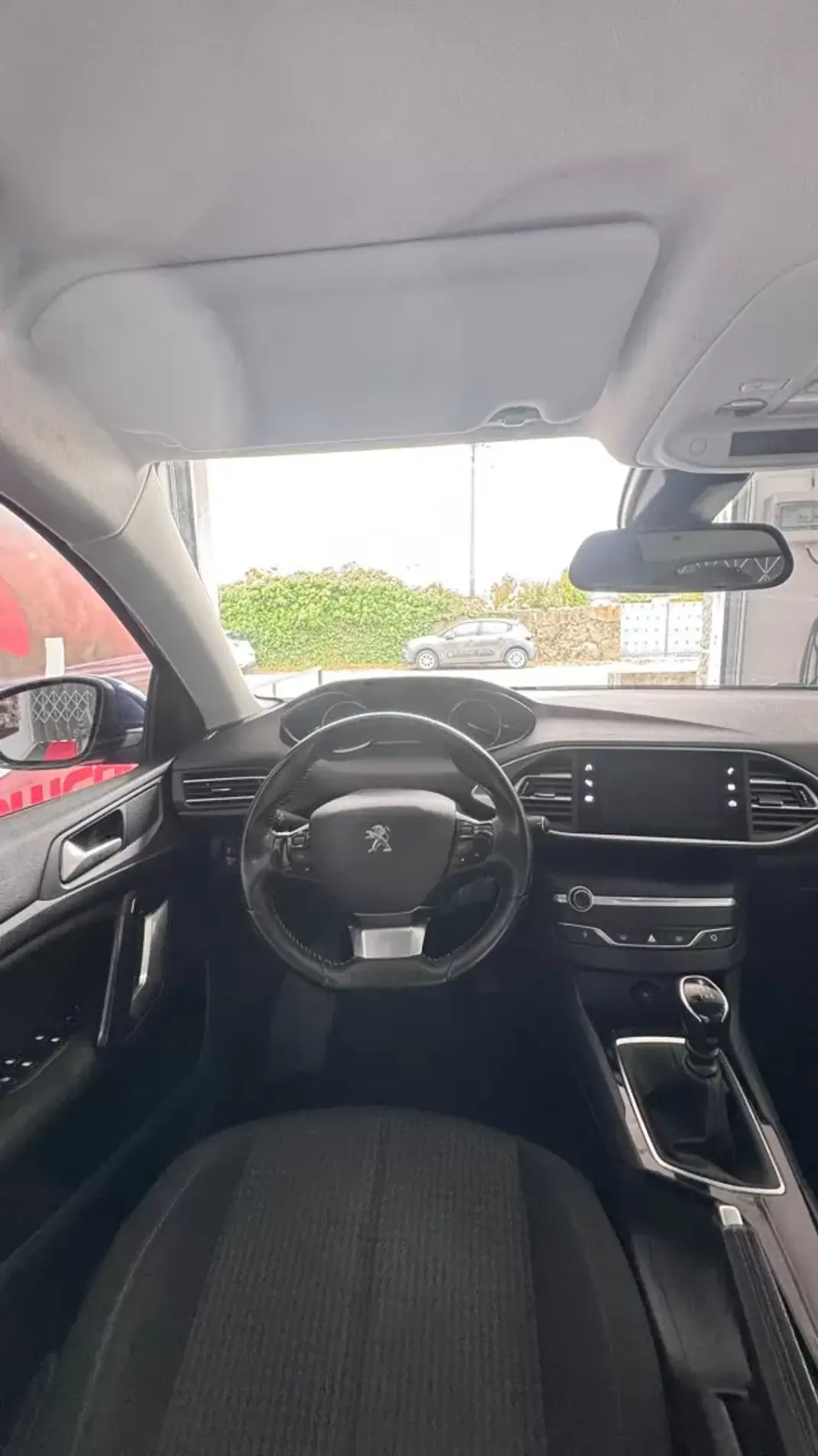 Peugeot 308 2020 - 10900 EUR, 133000 km - AUTO.MOTO.pt - 133000km - foto 10 de 10