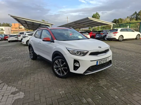 Kia Stonic 2018 - 12850 EUR, 45000 km - AUTO.MOTO.pt - 45000km - foto 4 de 29
