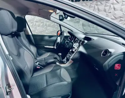 Peugeot 308 2012 - 6450 EUR, 226882 km - AUTO.MOTO.pt - 226882km - foto 11 de 20