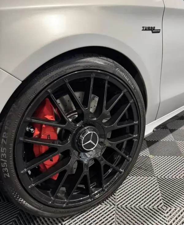 Mercedes-Benz CLA 45 AMG 2018 - 36900 EUR, 127350 km - AUTO.MOTO.pt - 127350km - foto 3 de 32