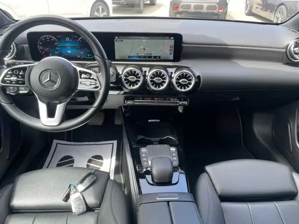 Mercedes-Benz A 250 2021 - 24900 EUR, 73596 km - AUTO.MOTO.pt - 73596km - foto 13 de 16