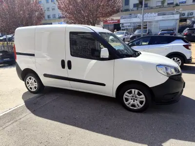 Fiat Doblo 1.3 Multijet ,3Lug. ,Iva Dedutivel 2017 - 9980 EUR, 85000 km - AUTO.MOTO.pt - 85000km - foto 9 de 26