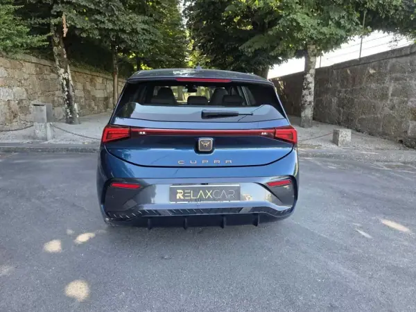 Cupra Born 2022 - 24499 EUR, 88036 km - AUTO.MOTO.pt - 88036km - foto 24 de 53