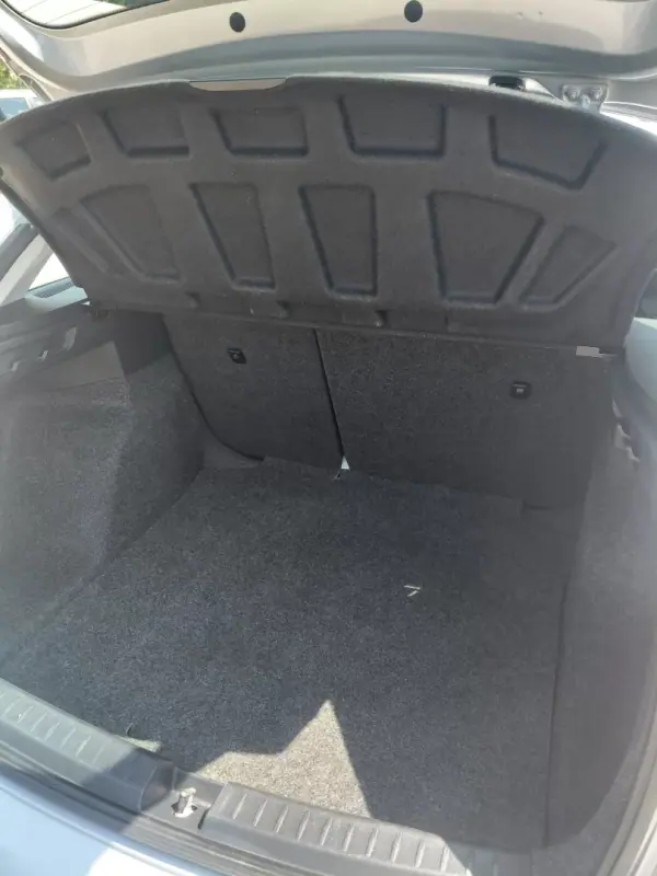 SEAT Ibiza ST 2015 - 8950 EUR, 130000 km - AUTO.MOTO.pt - 130000km - foto 9 de 11