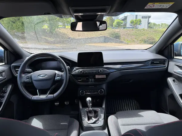 Ford Focus SW 2019 - 13500 EUR, 56000 km - AUTO.MOTO.pt - 56000km - foto 9 de 11