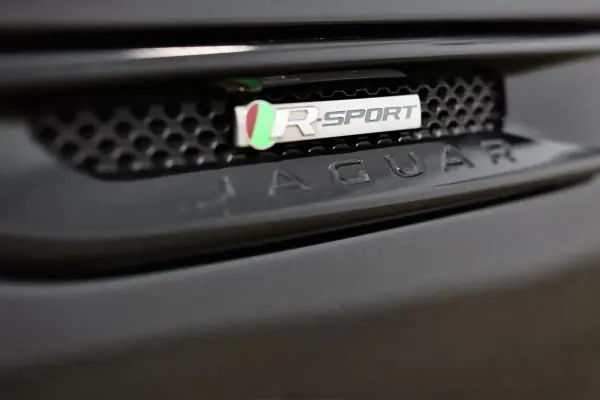 Jaguar XF 2016 - 25900 EUR, 63375 km - AUTO.MOTO.pt - 63375km - foto 6 de 36
