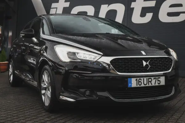 DS DS5 2018 - 16550 EUR, 136800 km - AUTO.MOTO.pt - 136800km - foto 4 de 23