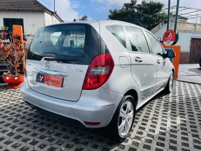 Mercedes-Benz A 180 2010 - 9950 EUR, 118057 km - AUTO.MOTO.pt - 118057km - foto 7 de 12