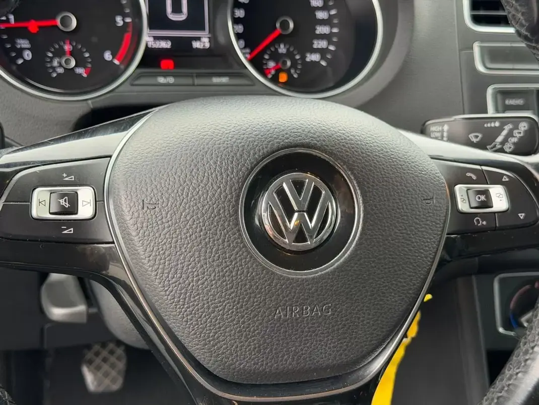 Volkswagen Polo 2017 - 10900 EUR, 152200 km - AUTO.MOTO.pt - 152200km - foto 10 de 28