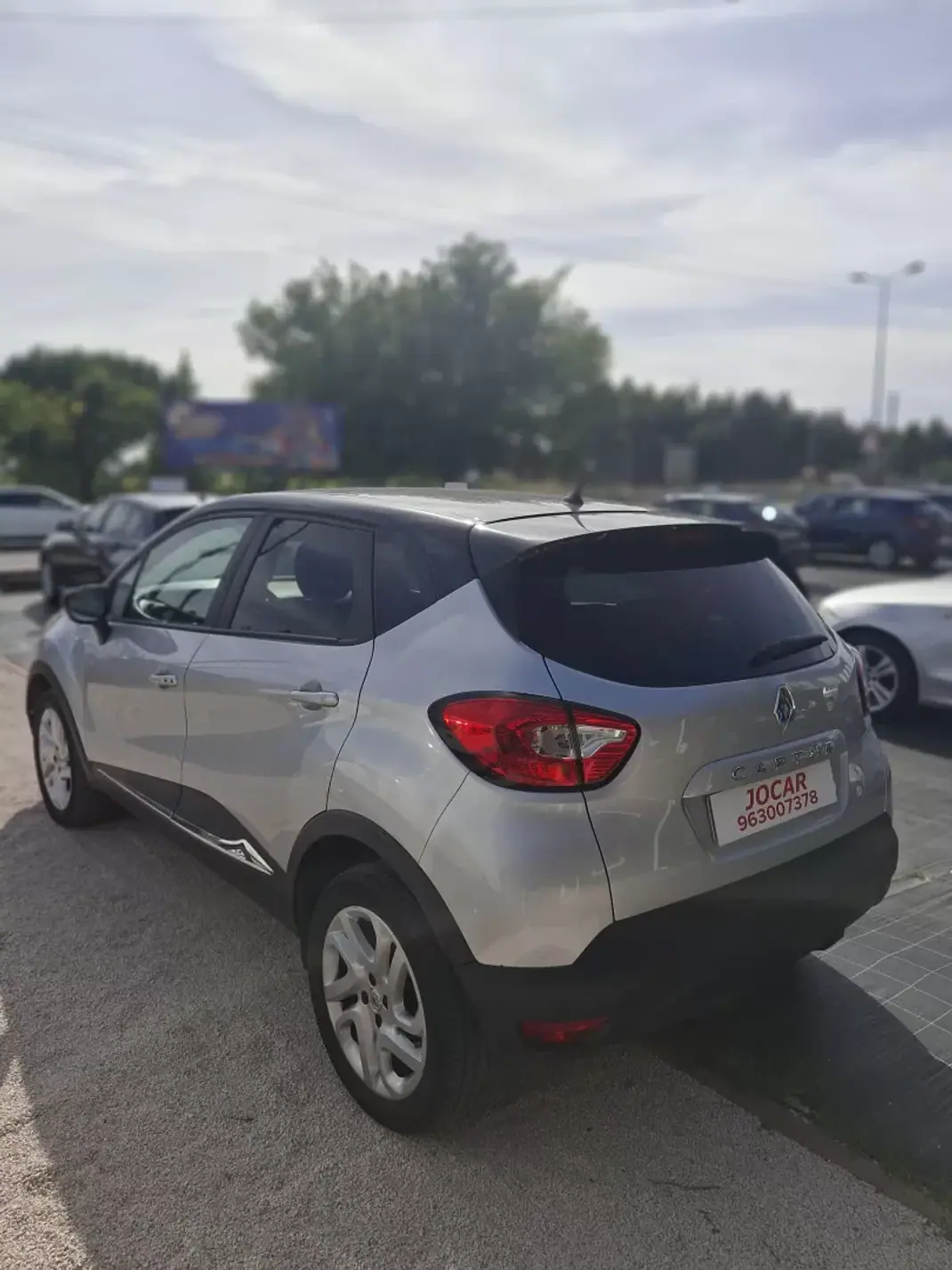 Renault Captur 2017 - 12950 EUR, 119123 km - AUTO.MOTO.pt - 119123km - foto 8 de 14