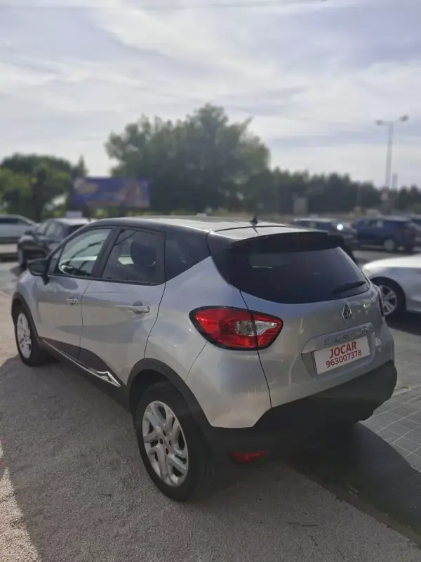 Renault Captur 2017 - 13950 EUR, 119123 km - AUTO.MOTO.pt - 119123km - foto 8 de 14