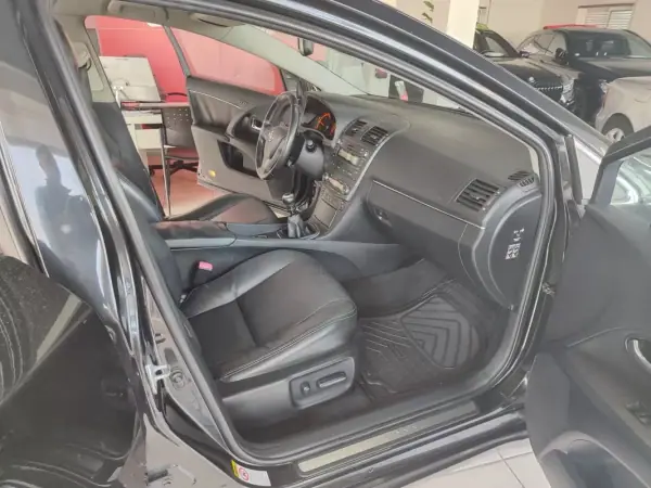 Toyota Avensis SW 2009 - 9950 EUR, 243525 km - AUTO.MOTO.pt - 243525km - foto 15 de 31