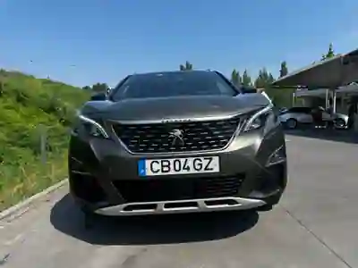 Peugeot 5008 2019 - 21000 EUR, 114000 km - AUTO.MOTO.pt - 114000km - foto 9 de 13