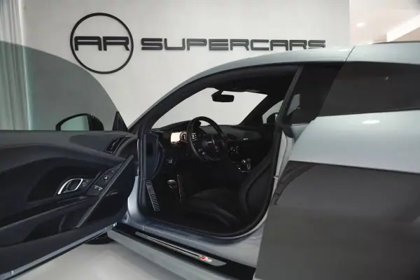 Audi R8 Coupé 2016 - 129950 EUR, 87000 km - AUTO.MOTO.pt - 87000km - foto 26 de 51