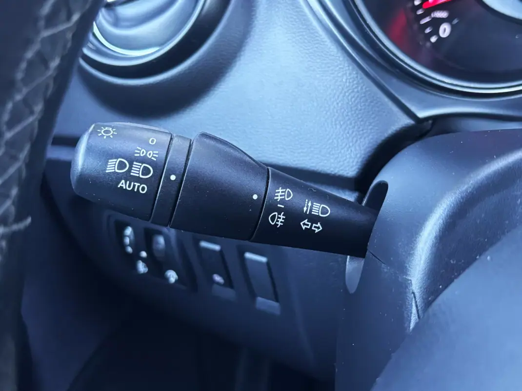 Renault Captur 2018 - 13950 EUR, 119000 km - AUTO.MOTO.pt - 119000km - foto 21 de 42