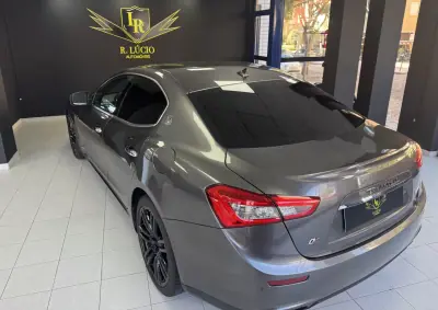 Maserati Ghibli 2014 - 31000 EUR, 226000 km - AUTO.MOTO.pt - 226000km - foto 21 de 47