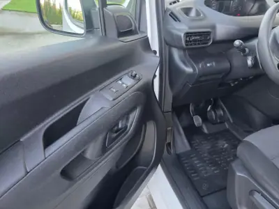 Peugeot Partner 2019 - 14900 EUR, 73560 km - AUTO.MOTO.pt - 73560km - foto 44 de 52