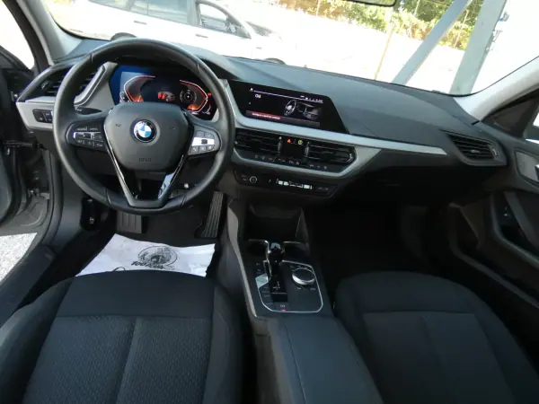 BMW 116 2022 - 18500 EUR, 235000 km - AUTO.MOTO.pt - 235000km - foto 13 de 24