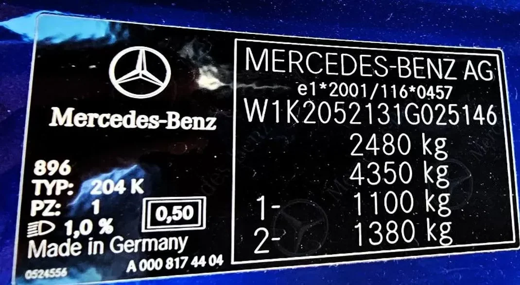 Mercedes-Benz C 300 2020 - 41500 EUR, 94000 km - AUTO.MOTO.pt - 94000km - foto 36 de 46
