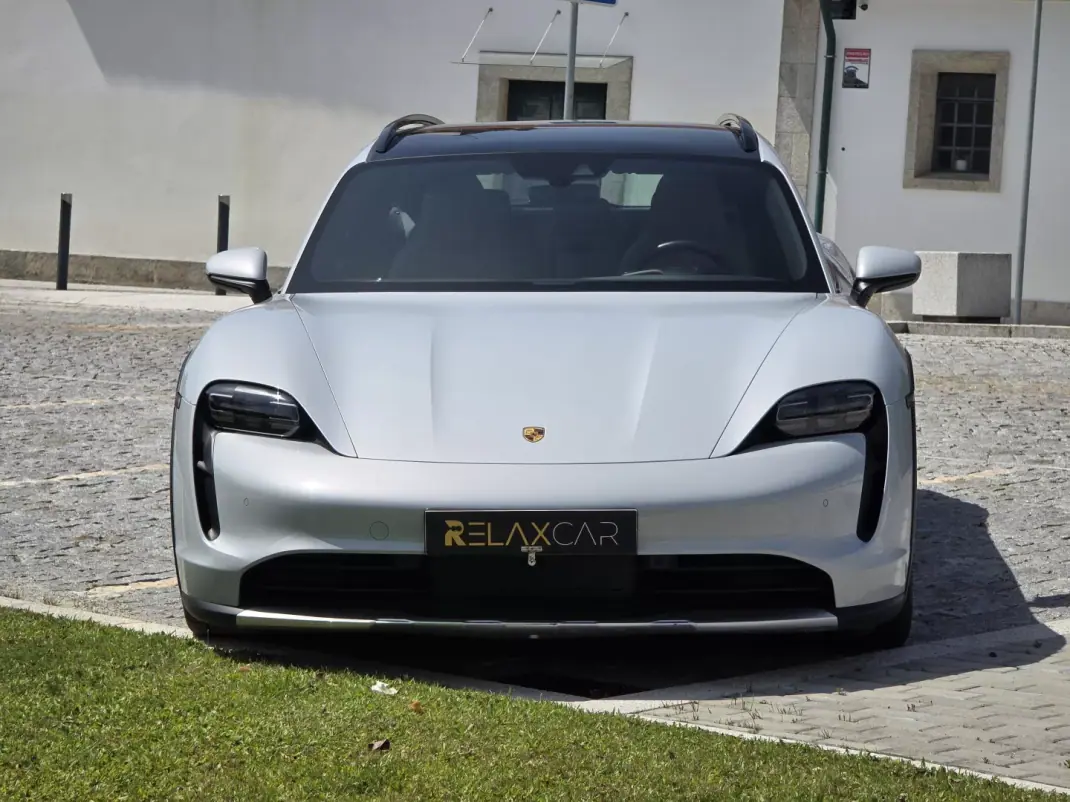 Porsche Taycan Cross Turismo 2021 - 65499 EUR, 59000 km - AUTO.MOTO.pt - 59000km - foto 14 de 40