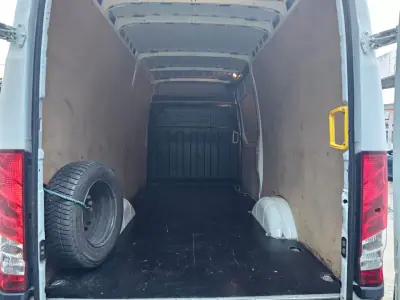 Iveco Daily 35 S14 2.3 D PLATAFORMA 2023 - 24999 EUR, 110000 km - AUTO.MOTO.pt - 110000km - foto 13 de 17