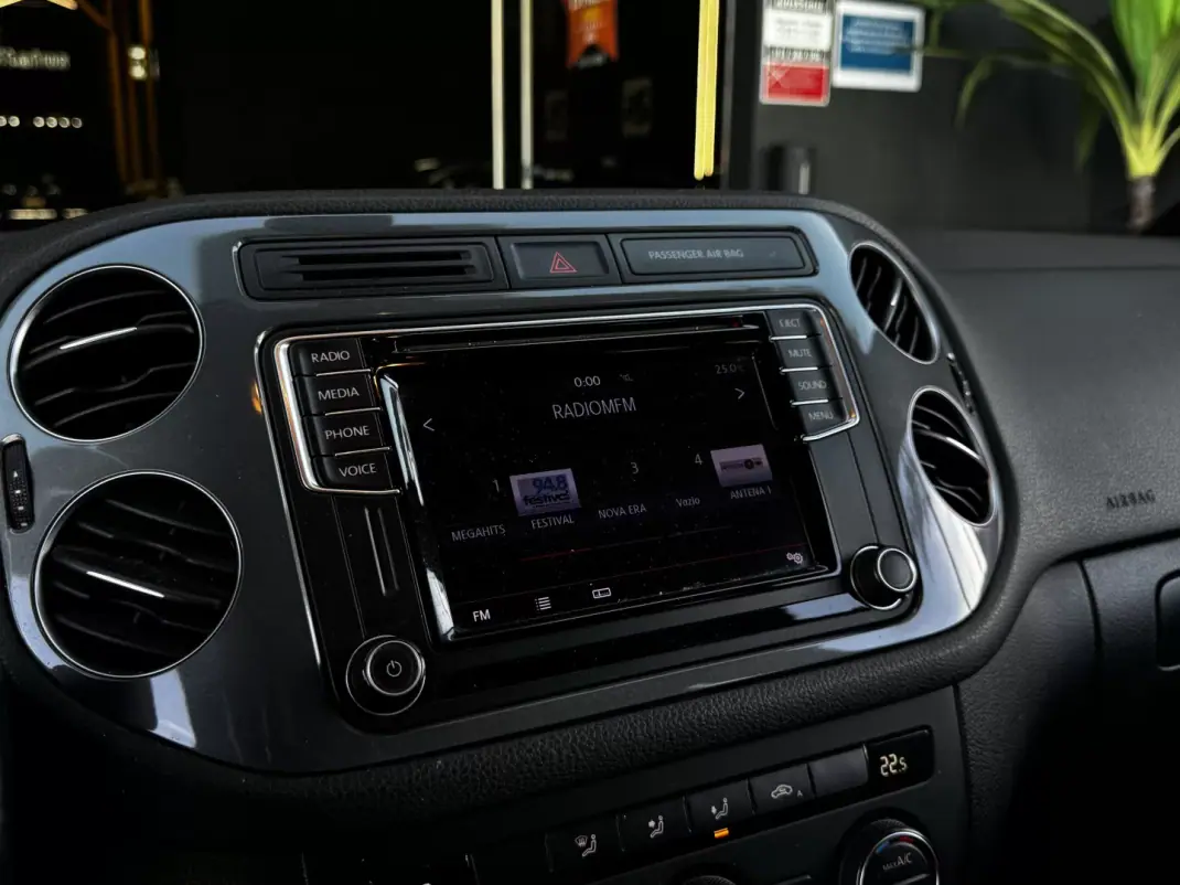 Volkswagen Tiguan 2016 - 16990 EUR, 190300 km - AUTO.MOTO.pt - 190300km - foto 25 de 34