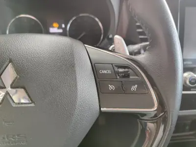 Mitsubishi Outlander 2021 - 18900 EUR, 141000 km - AUTO.MOTO.pt - 141000km - foto 30 de 37