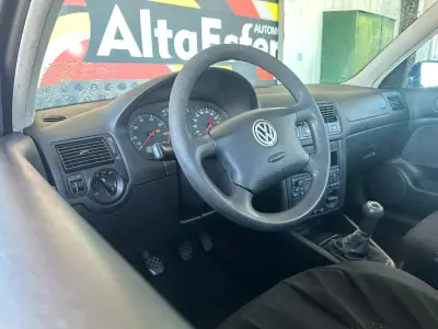 Volkswagen Golf 2000 - 4900 EUR, 199054 km - AUTO.MOTO.pt - 199054km - foto 12 de 27