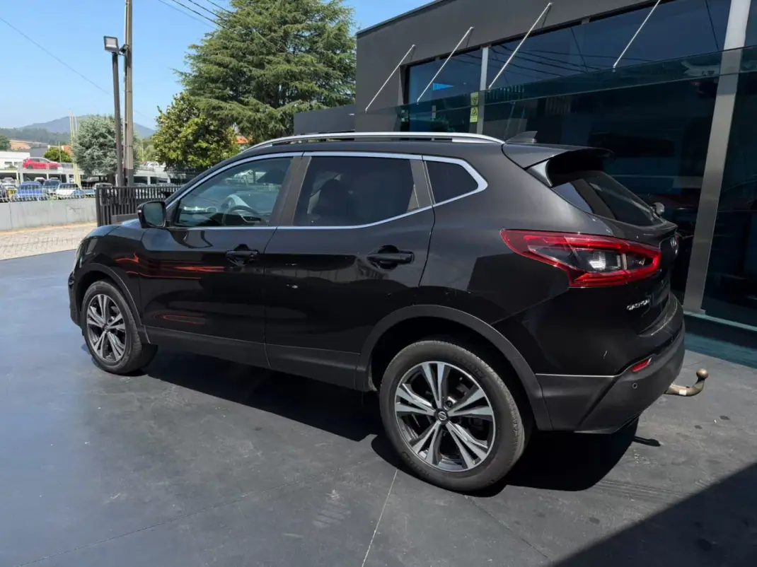 Nissan Qashqai 2018 - 18900 EUR, 137000 km - 137000km - foto 3 de 5
