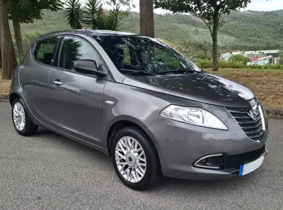 Lancia Ypsilon 2014 - 6950 EUR, 175250 km - 175250km - foto 1 de 11