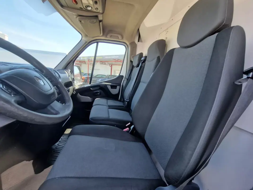 Renault Master 2.3 l3h2 2015 - 12500 EUR, 298000 km - AUTO.MOTO.pt - 298000km - foto 6 de 9