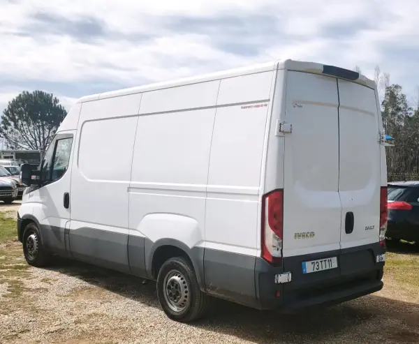 Iveco Daily 2.3 35 S 140 Isotérmica 2017 - 16990 EUR, 330322 km - AUTO.MOTO.pt - 330322km - foto 7 de 10