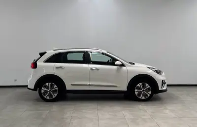 Kia e-Niro 2021 - 21900 EUR, 58000 km - AUTO.MOTO.pt - 58000km - foto 8 de 21